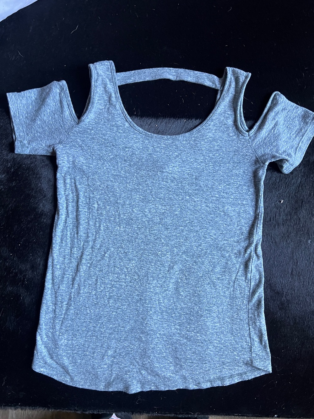 COLD-SHOULDER WOMENS GREY SHIRT